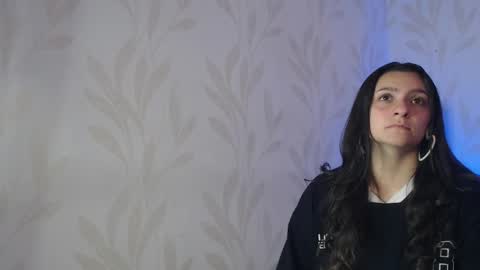 Snapshot of emmy_palacios chatting on December 2025 12:00:01 PM Emmy online show from December 2025 12:00:01 PM