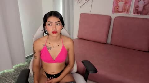 Snapshot of emmy_sexygirl chatting on September 2025 12:40:01 PM Emmy online show from September 2025 12:40:01 PM