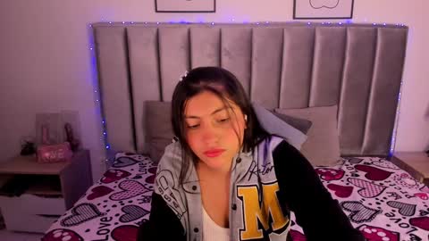 Snapshot of emmy_turnner chatting on February 2025 12:03:02 PM Emily Laila online show from February 2025 12:03:02 PM
