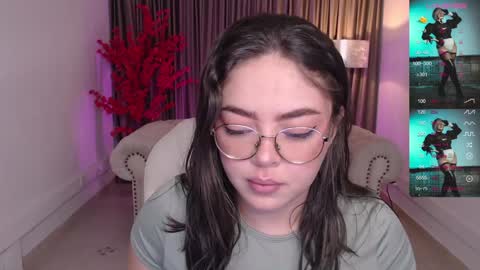 Snapshot of emmy_walker1 chatting on January 2025 10:44:01 AM Emmy Walker online show from January 2025 10:44:01 AM
