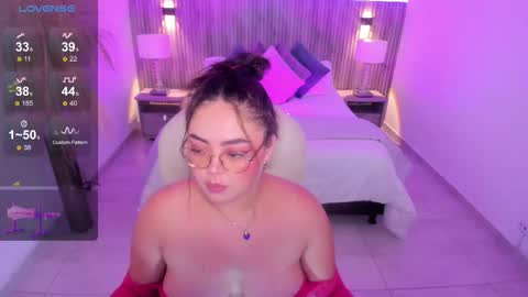 Emmy Walker online show from October 2025 11:07:02 AM