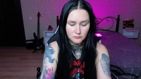 Emmy Bright     50  online show from May 2026 04:33:01 PM