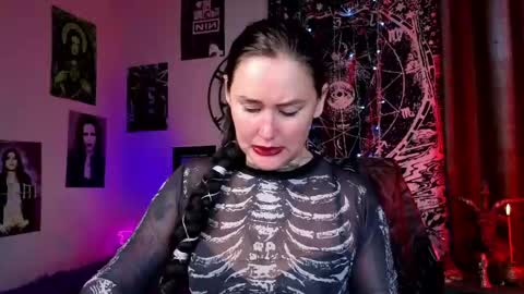 Emmy Bright     50  online show from May 2026 02:51:02 AM