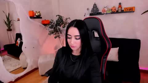 Snapshot of emmyevans1 chatting on October 2025 07:36:01 PM Emmy Evans online show from October 2025 07:36:01 PM