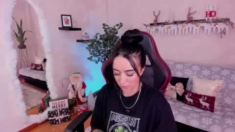 Snapshot of emmyevans1 chatting on November 2025 07:46:02 PM Emmy Evans online show from November 2025 07:46:02 PM