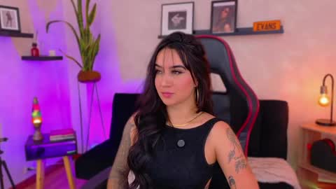 Snapshot of emmyevans1 chatting on February 2026 07:51:02 PM Emmy Evans online show from February 2026 07:51:02 PM