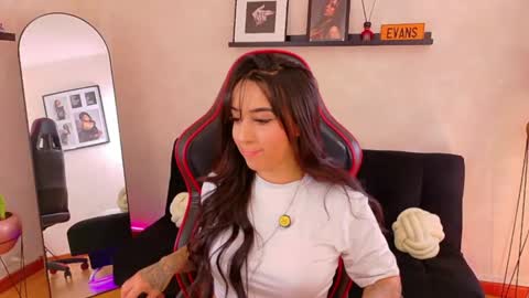 Snapshot of emmyevans1 chatting on March 2026 07:32:01 PM Emmy Evans online show from March 2026 07:32:01 PM