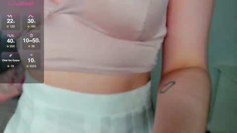 emmyflower online show from December 2025 05:20:01 PM