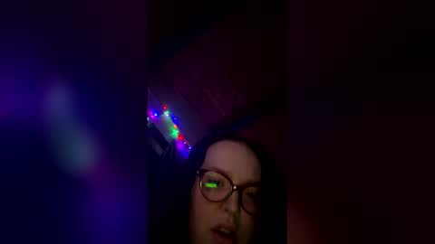 emodreamgirll online show from April 2026 06:33:01 AM