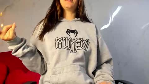 emy_latin online show from February 2026 12:10:02 PM