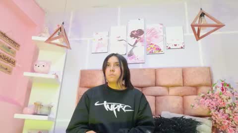 Snapshot of emy_noa chatting on September 2025 03:32:01 AM Emy Noa online show from September 2025 03:32:01 AM