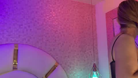 Snapshot of emy_rosse25 chatting on December 2025 11:52:02 AM Emy online show from December 2025 11:52:02 AM