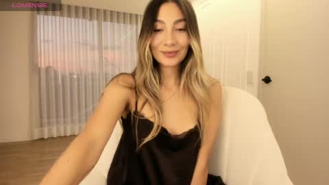 emyconneer online show from May 2026 11:10:02 PM