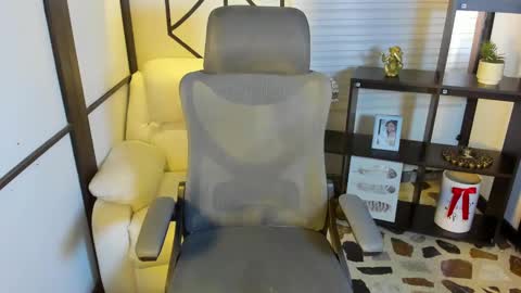 Snapshot of emysilver chatting on February 2025 07:38:01 PM Emy Silver online show from February 2025 07:38:01 PM