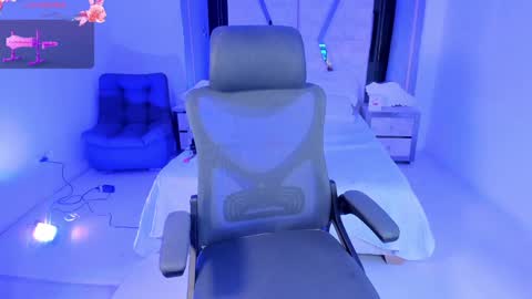 Snapshot of emysilver chatting on February 2025 02:49:01 PM Emy Silver online show from February 2025 02:49:01 PM