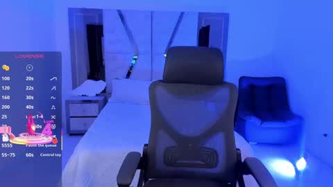 Snapshot of emysilver chatting on February 2025 05:07:01 PM Emy Silver online show from February 2025 05:07:01 PM