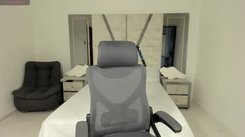 Snapshot of emysilver chatting on March 2025 04:35:01 PM Emy Silver online show from March 2025 04:35:01 PM