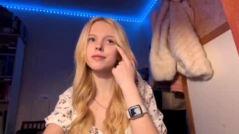 Snapshot of enasmelko chatting on December 2025 04:25:01 PM Amelia online show from December 2025 04:25:01 PM