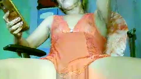 CHUN LY online show from September 2025 05:23:01 AM