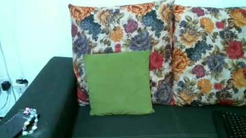 Vee online show from April 2026 02:36:02 AM