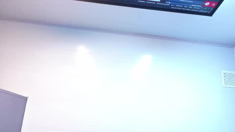 Snapshot of enchantressqueen chatting on December 2025 07:07:01 PM EnchantressQueen online show from December 2025 07:07:01 PM