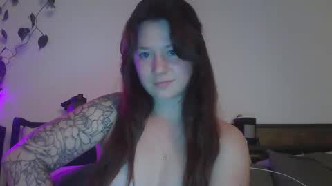 Snapshot of endlesslyevie chatting on February 2025 02:20:01 AM endlessly evie online show from February 2025 02:20:01 AM