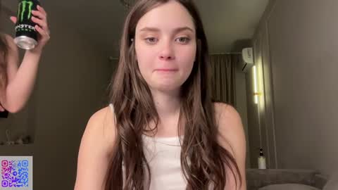 Mia online show from January 2025 12:54:01 AM