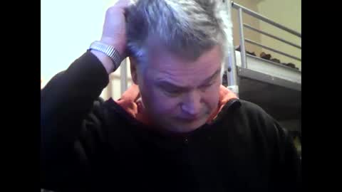 Snapshot of englishguysurrey chatting on October 2025 07:10:02 AM englishguysurrey online show from October 2025 07:10:02 AM