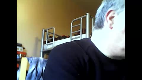 Snapshot of englishguysurrey chatting on April 2026 05:59:01 AM englishguysurrey online show from April 2026 05:59:01 AM