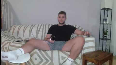 Snapshot of englishladxxx chatting on December 2024 12:19:01 AM Englishladxxx online show from December 2024 12:19:01 AM
