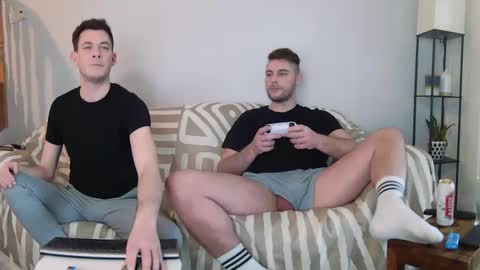 Snapshot of englishladxxx chatting on February 2025 03:59:01 PM Englishladxxx online show from February 2025 03:59:01 PM