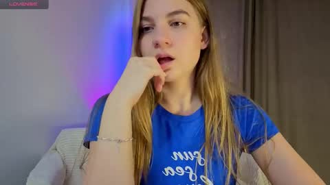 Snapshot of enjoyeverymoment_ chatting on October 2025 01:19:01 PM enjoyeverymoment_ online show from October 2025 01:19:01 PM