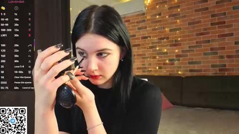 Snapshot of enricaelis chatting on December 2025 08:13:01 PM Sani online show from December 2025 08:13:01 PM