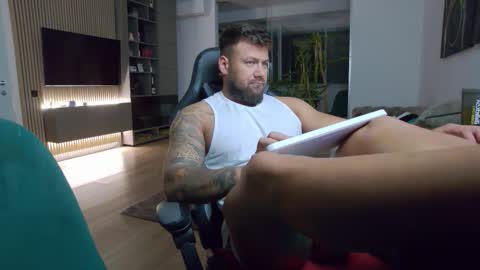 Erik online show from September 2025 07:17:01 PM