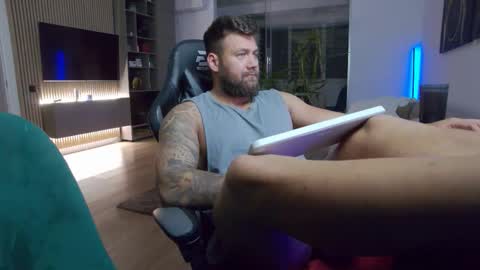 Erik online show from October 2025 04:48:02 PM