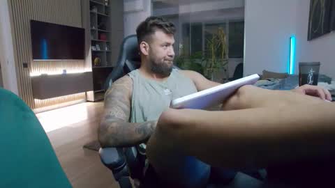 Erik online show from October 2025 05:30:02 PM