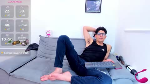 Snapshot of enrique_villa23 chatting on February 2025 06:34:02 PM enrique online show from February 2025 06:34:02 PM