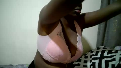 Snapshot of enter_dee chatting on March 2026 07:48:02 AM Ell online show from March 2026 07:48:02 AM