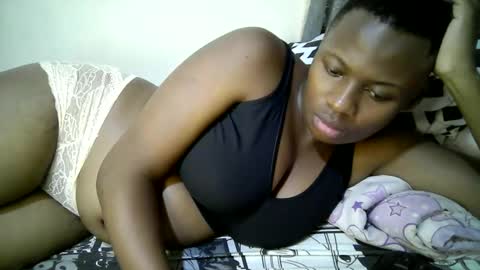 Snapshot of enter_dee chatting on April 2026 07:42:01 AM Ell online show from April 2026 07:42:01 AM