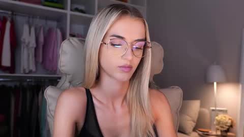 Snapshot of entya chatting on September 2025 05:22:01 AM entya online show from September 2025 05:22:01 AM