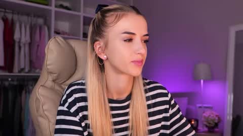 Snapshot of entya chatting on September 2025 05:45:02 AM entya online show from September 2025 05:45:02 AM