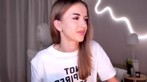 Snapshot of entya chatting on October 2025 06:59:01 AM entya online show from October 2025 06:59:01 AM