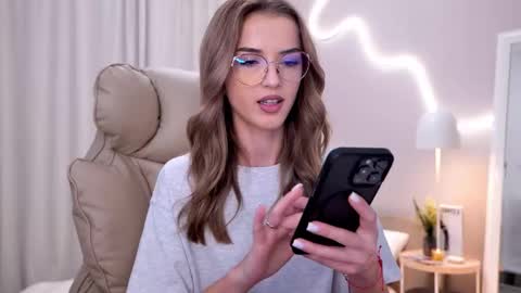 Snapshot of entya chatting on November 2025 06:58:02 AM entya online show from November 2025 06:58:02 AM