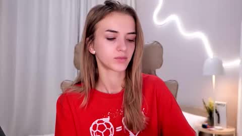 Snapshot of entya chatting on November 2025 07:19:02 AM entya online show from November 2025 07:19:02 AM