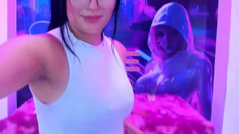 Snapshot of enyel_valmina chatting on February 2025 11:27:01 PM Enyel online show from February 2025 11:27:01 PM