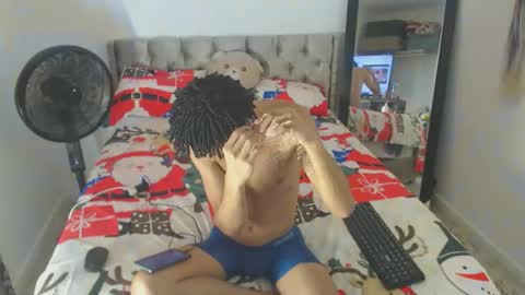 Snapshot of enyer_twin chatting on December 2025 11:33:02 PM enyer_twin online show from December 2025 11:33:02 PM