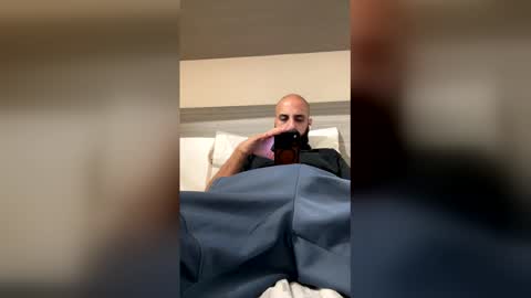enzo8836 online show from May 2026 06:25:01 PM