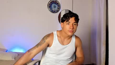 Snapshot of enzo_corleone chatting on April 2026 04:48:02 AM enzo_corleone online show from April 2026 04:48:02 AM