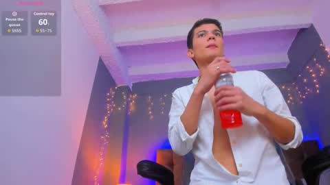 Snapshot of enzo_martinez18 chatting on September 2025 04:56:01 PM Enzo online show from September 2025 04:56:01 PM
