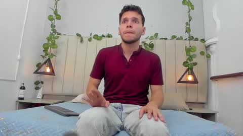 Snapshot of enzo_rivas chatting on December 2025 03:10:01 PM ENZO online show from December 2025 03:10:01 PM